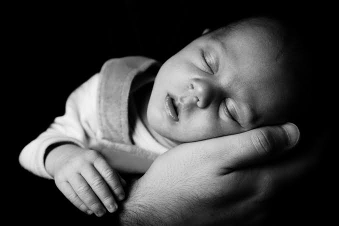 Establishing a Routine for Newborn Feeding and Sleeping Establishing a Routine for Newborn Feeding and Sleeping