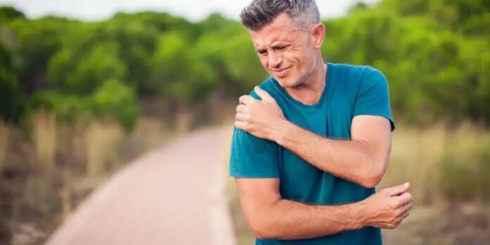 How to Recognize Shoulder Pain Symptoms How to Recognize Shoulder Pain Symptoms