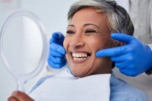 Signs That You Need To Visit a Dentist Signs That You Need To Visit a Dentist