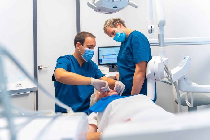 What is an Emergency Dentist What is an Emergency Dentist?